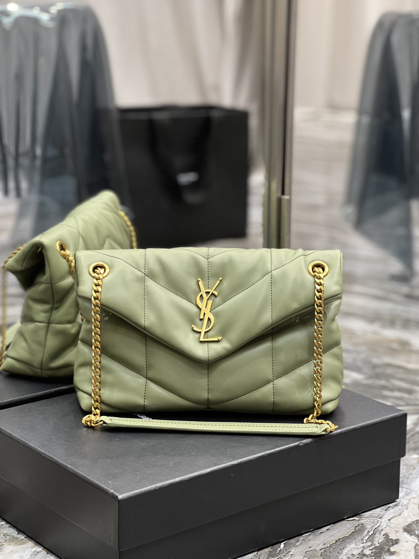 Handbags SAINT LAURENT 577476 size 29x17x11 cm - vstockx