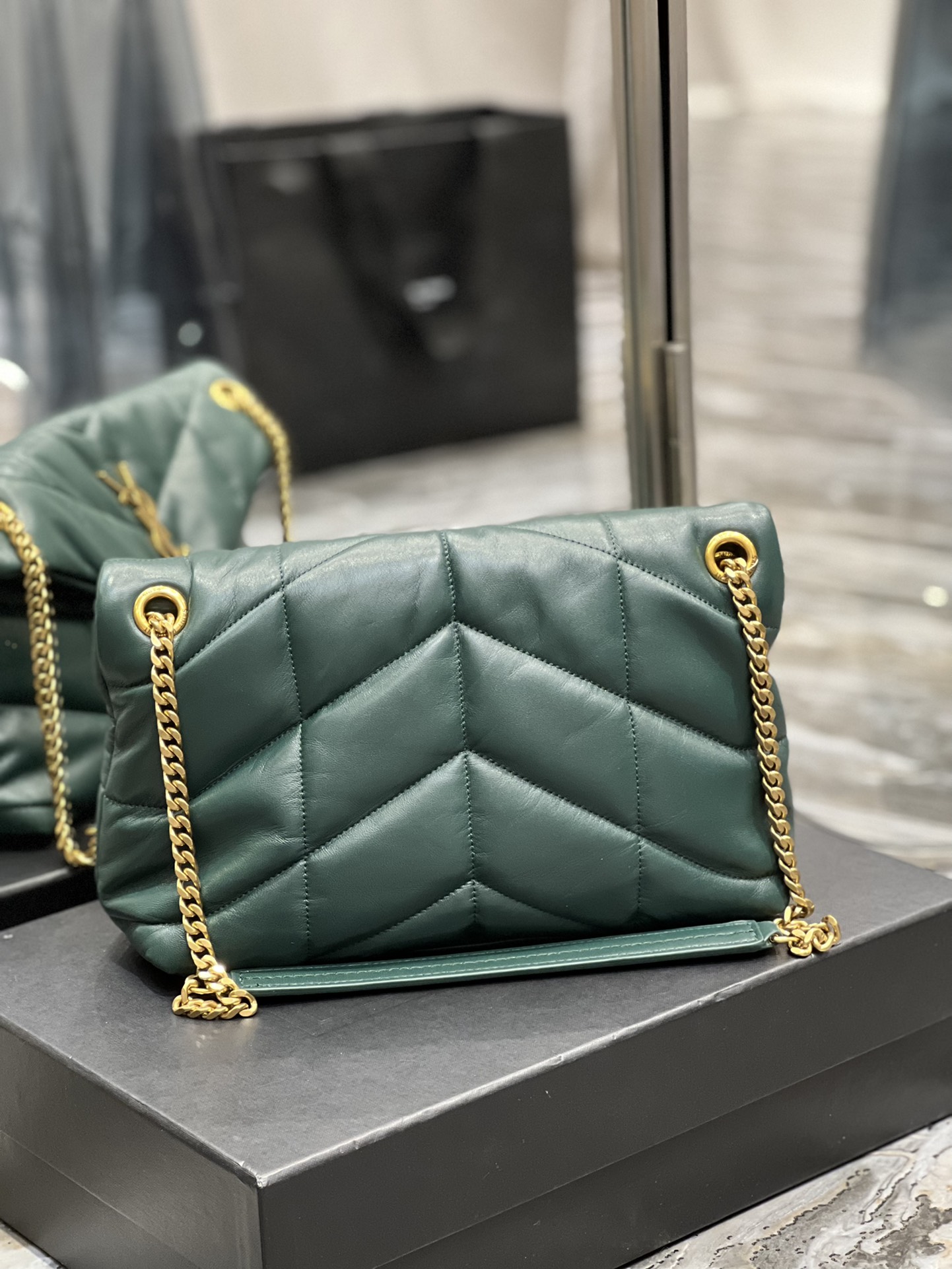 Handbags SAINT LAURENT 577476 size 29x17x11 cm - vstockx