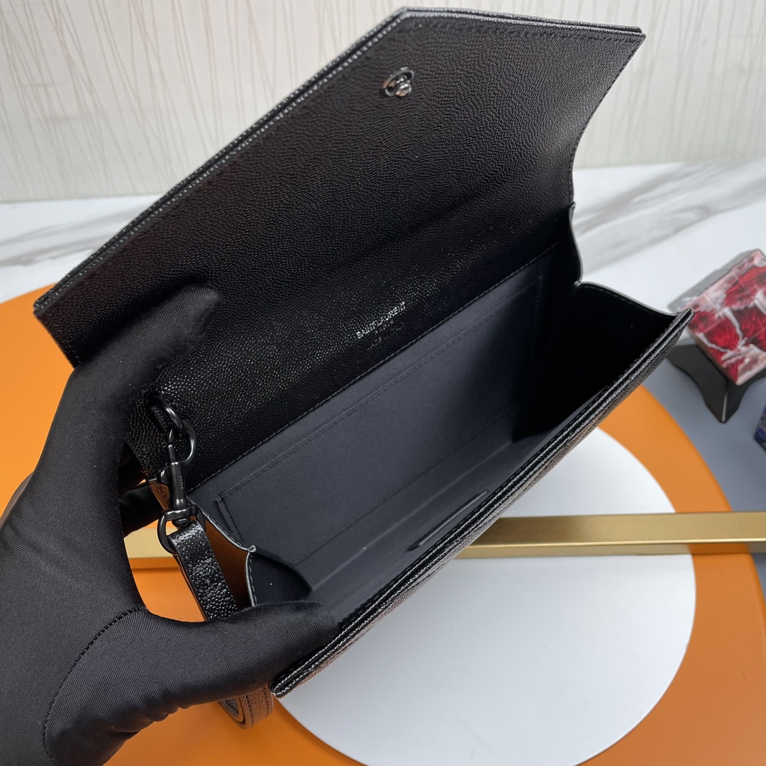 Handbags SAINT LAURENT 617662 size 21x16x3 cm - vstockx