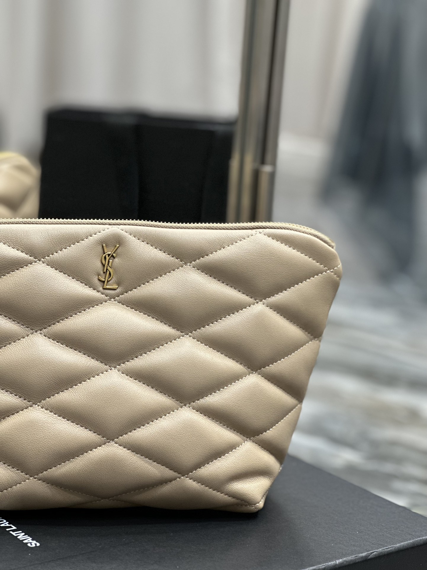 Handbags SAINT LAURENT 696779 size 26x19x11 cm - vstockx