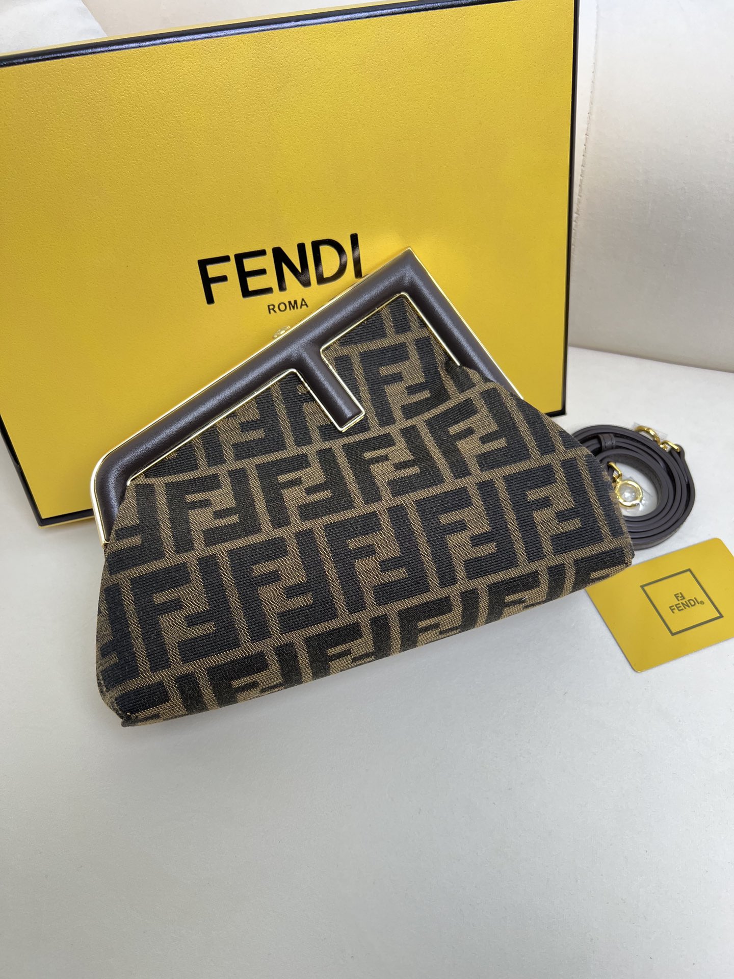 handbags FENDI 8BP229 sie:18*26*9.5cm - vstockx