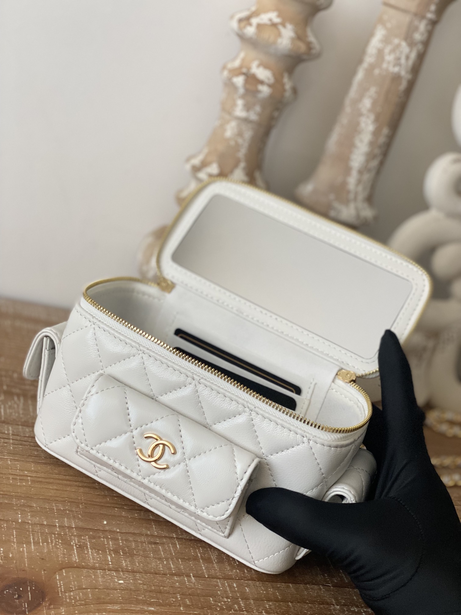 Handbag Chanel 68112 size 10*17*8.5 cm - vstockx