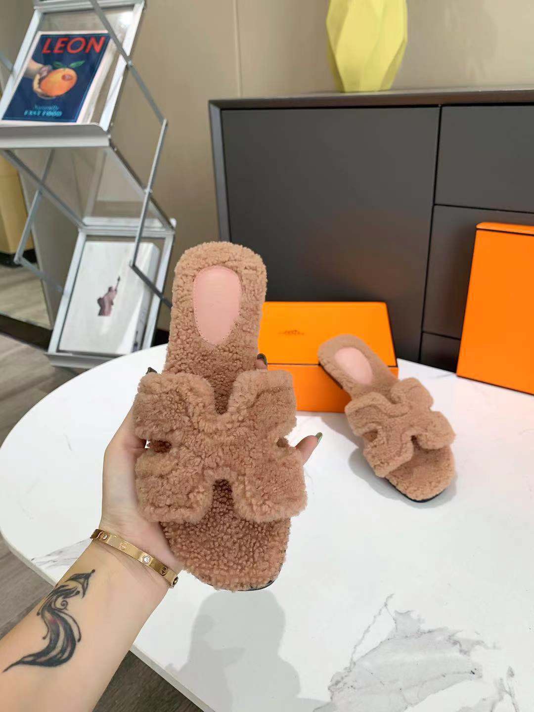 Hermes Sandals 44 - vstockx