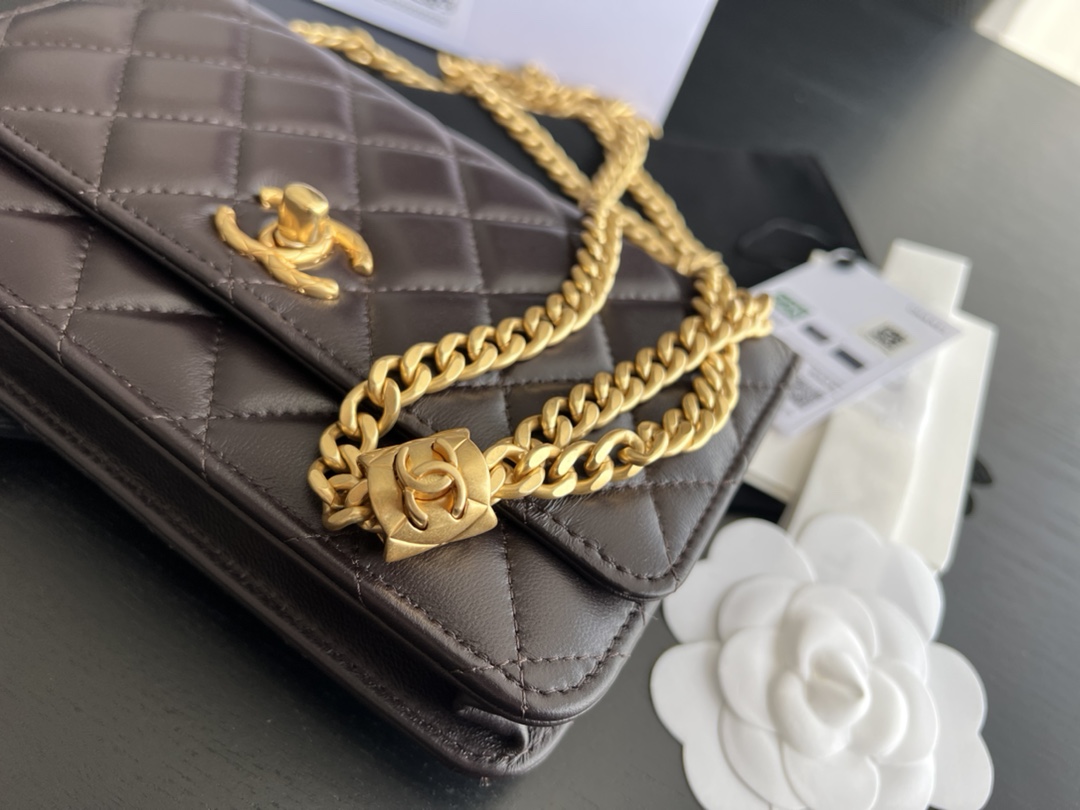 Handbag Chanel AP3043 size 19 cm - vstockx