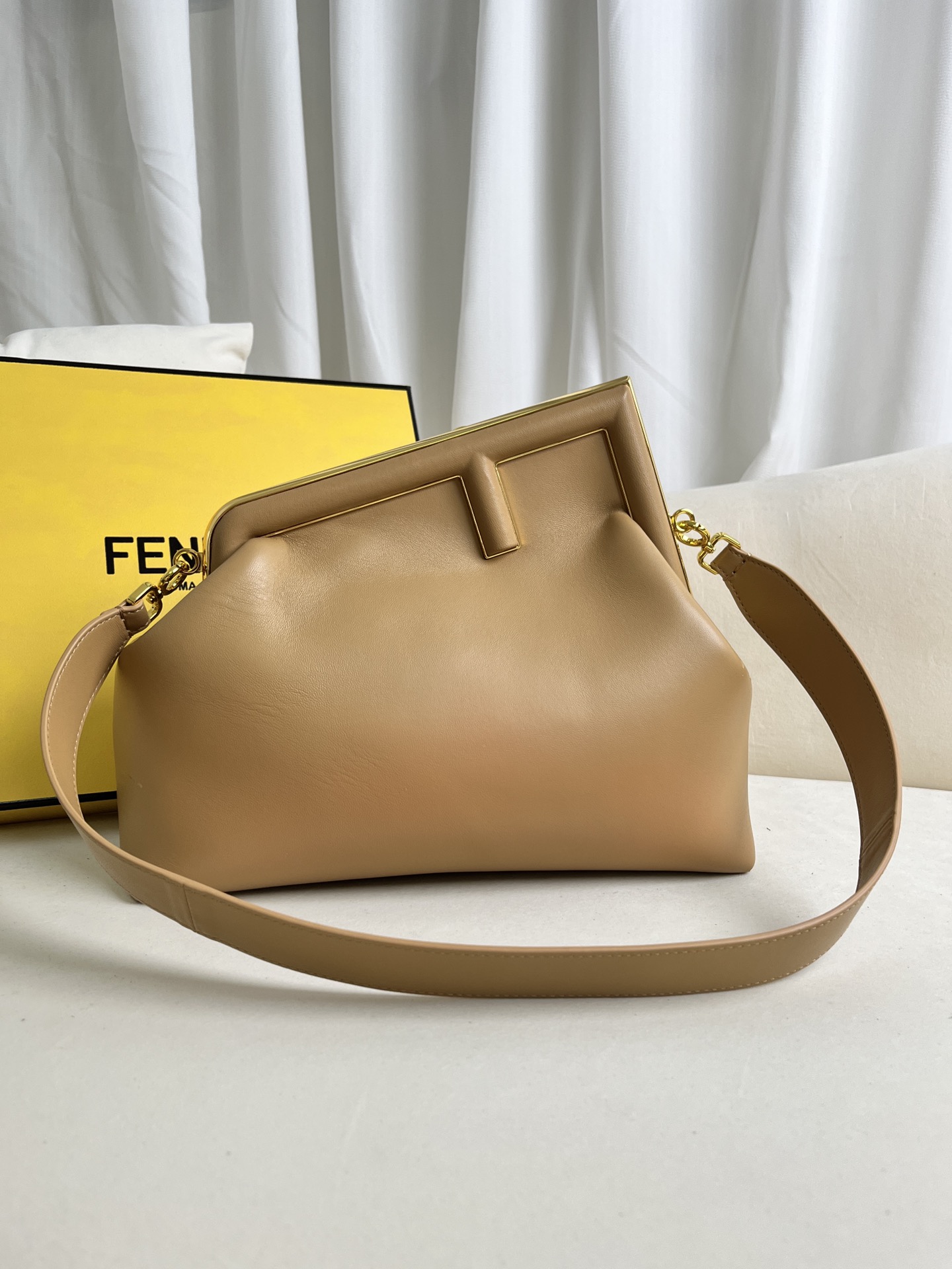 handbags FENDI 209 size:32.5*15*23.5cm - vstockx