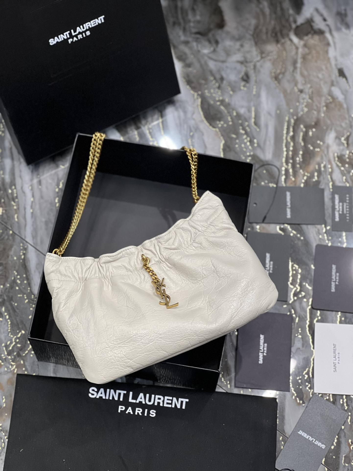 Handbags SAINT LAURENT 681632 size 24x14x4 cm - vstockx
