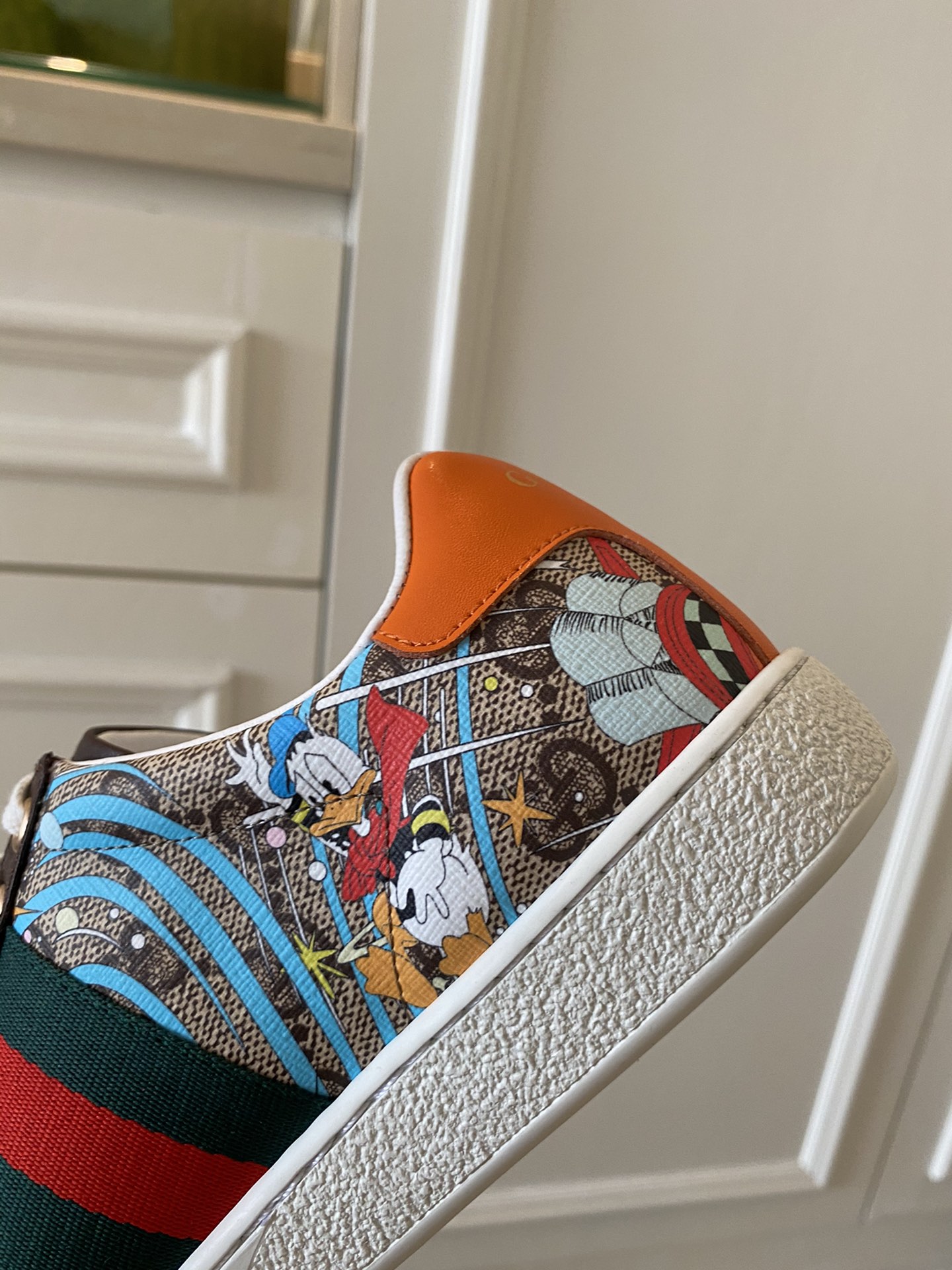 Gucci Women's Ace sneaker with bee sneaker 4 - vstockx