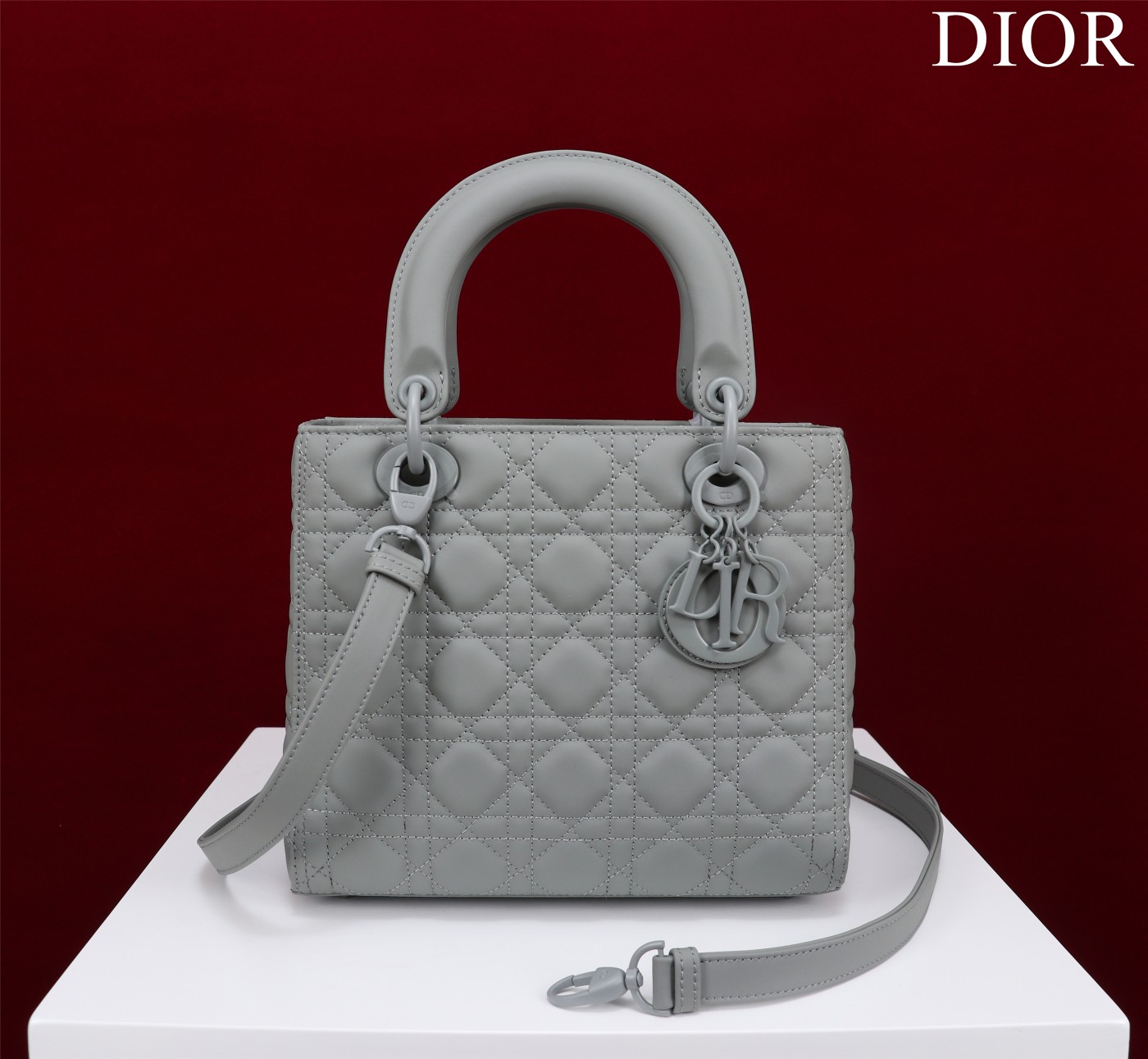 Handbag Dior M0565 size 32*24*12 cm - vstockx