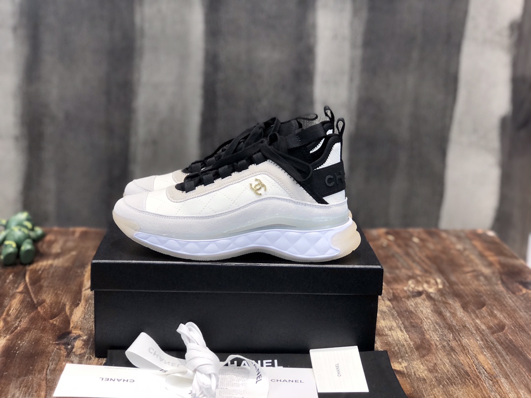 Chanel Fabric & Suede Calfskin Low Top Sneaker 12 - vstockx