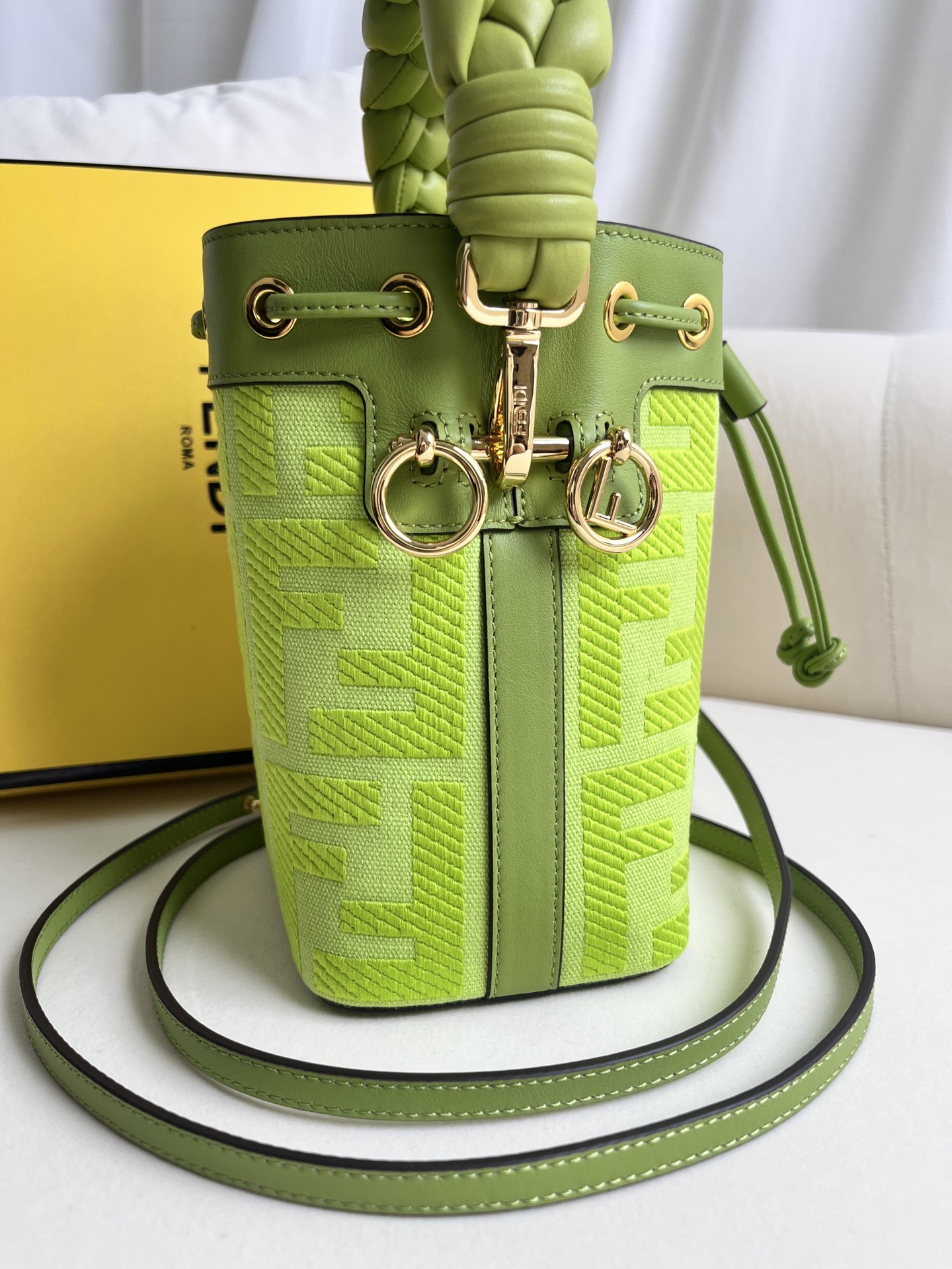 handbags FENDI 038 size:12*18*10cm - vstockx