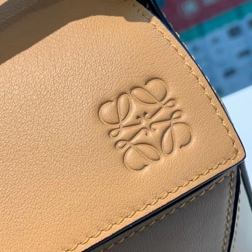 Handbags LOEWE ZP size:2414-11 cm - vstockx