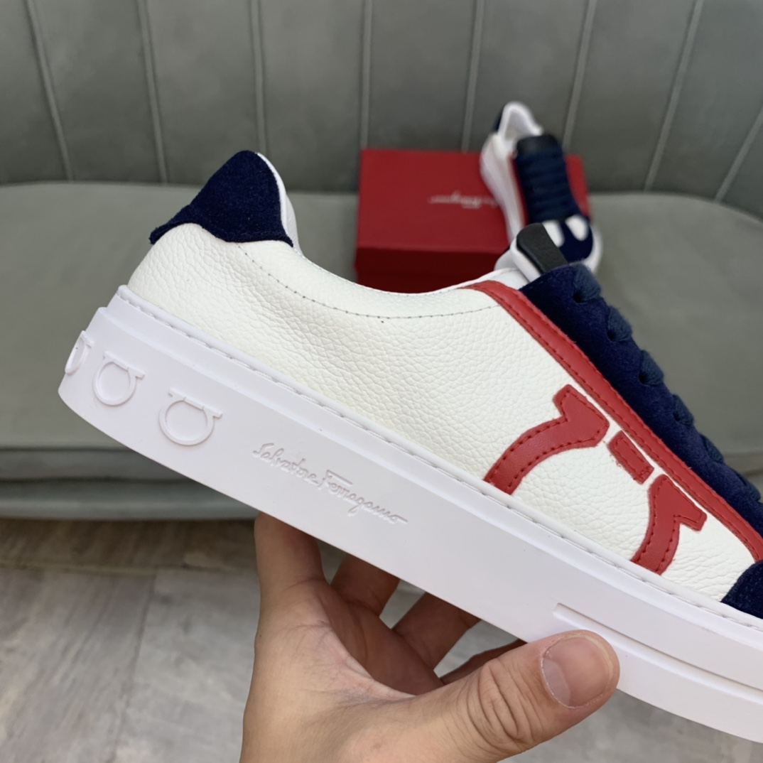 Salvatore Ferragamo Gancini Sneaker 15 - vstockx