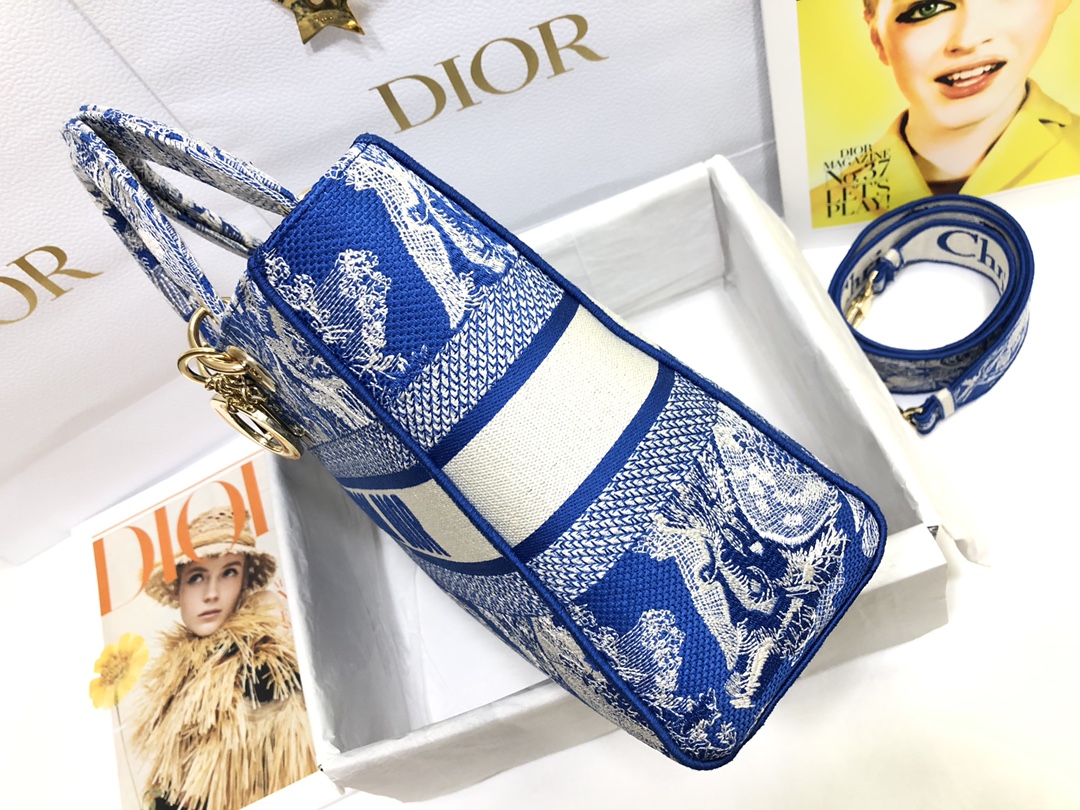 Handbag Dior M0566 size 32 x 25 x 11 cm - vstockx
