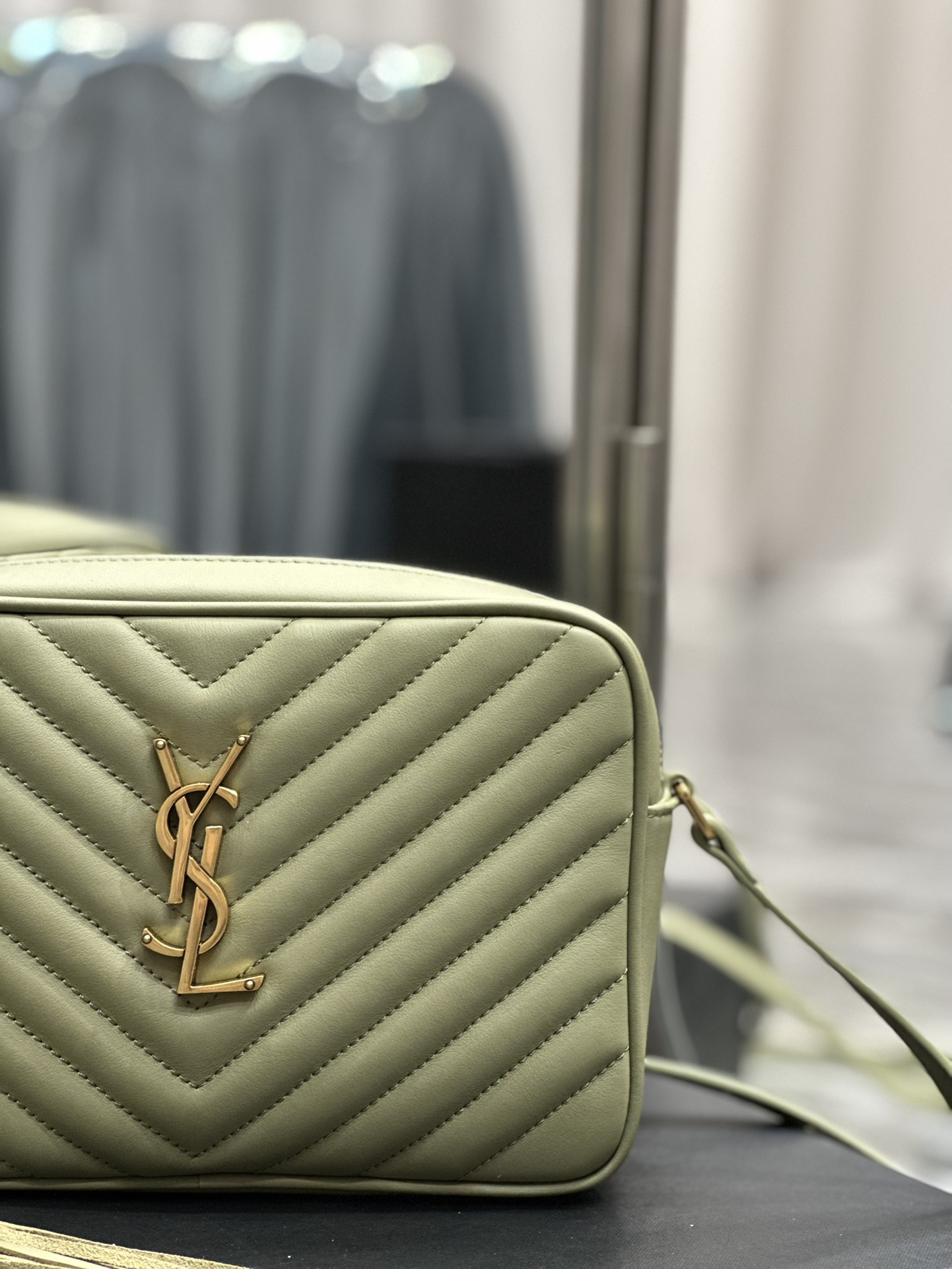 Handbags SAINT LAURENT 520534 size 23x16x6 cm - vstockx
