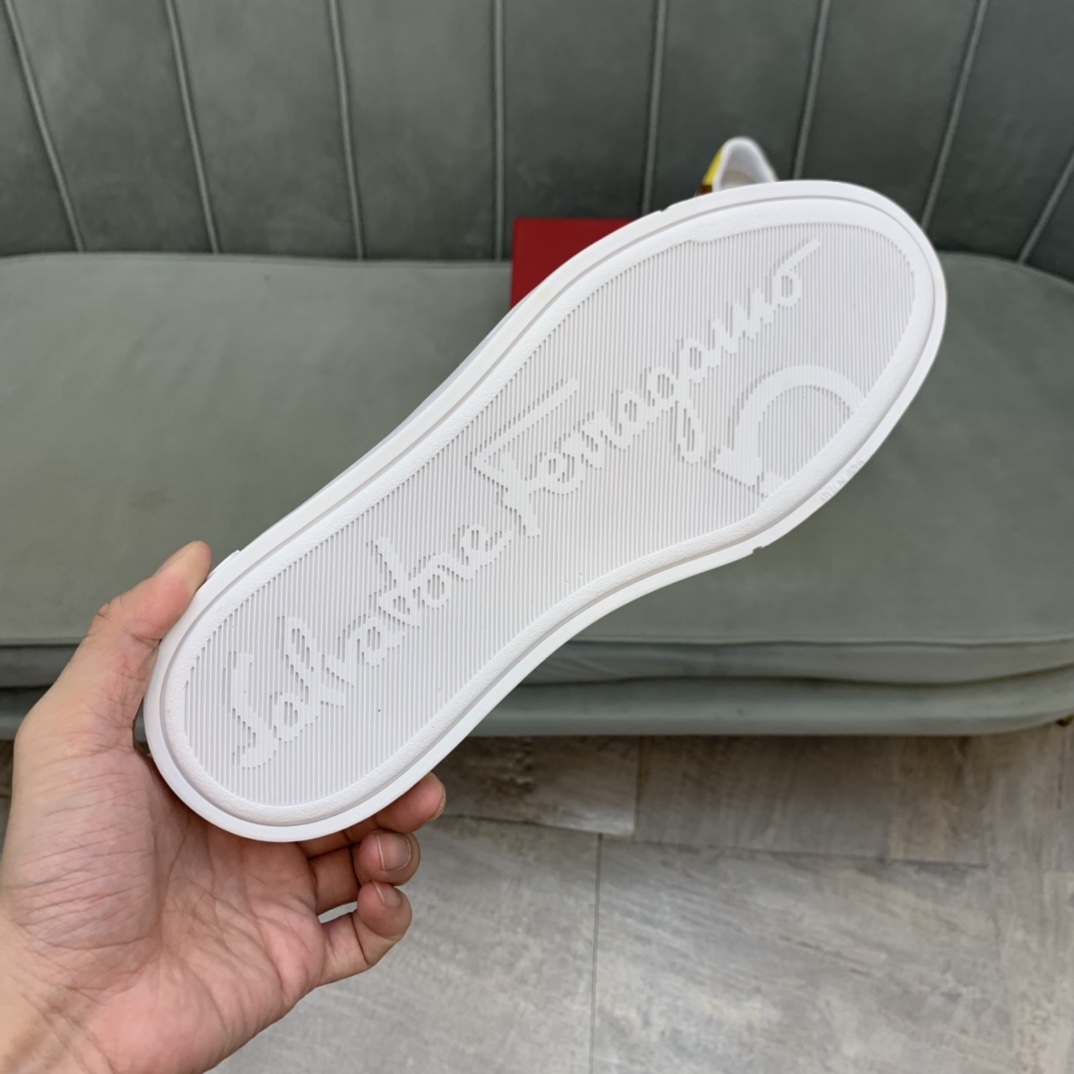 Salvatore Ferragamo Gancini Sneaker 16 - vstockx