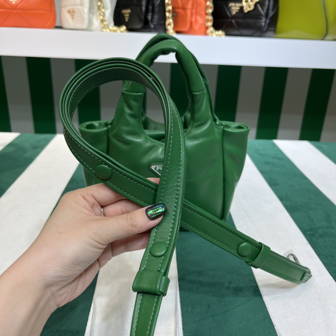 Handbags Prada 1BA359 size:15.5*10*18 cm - vstockx