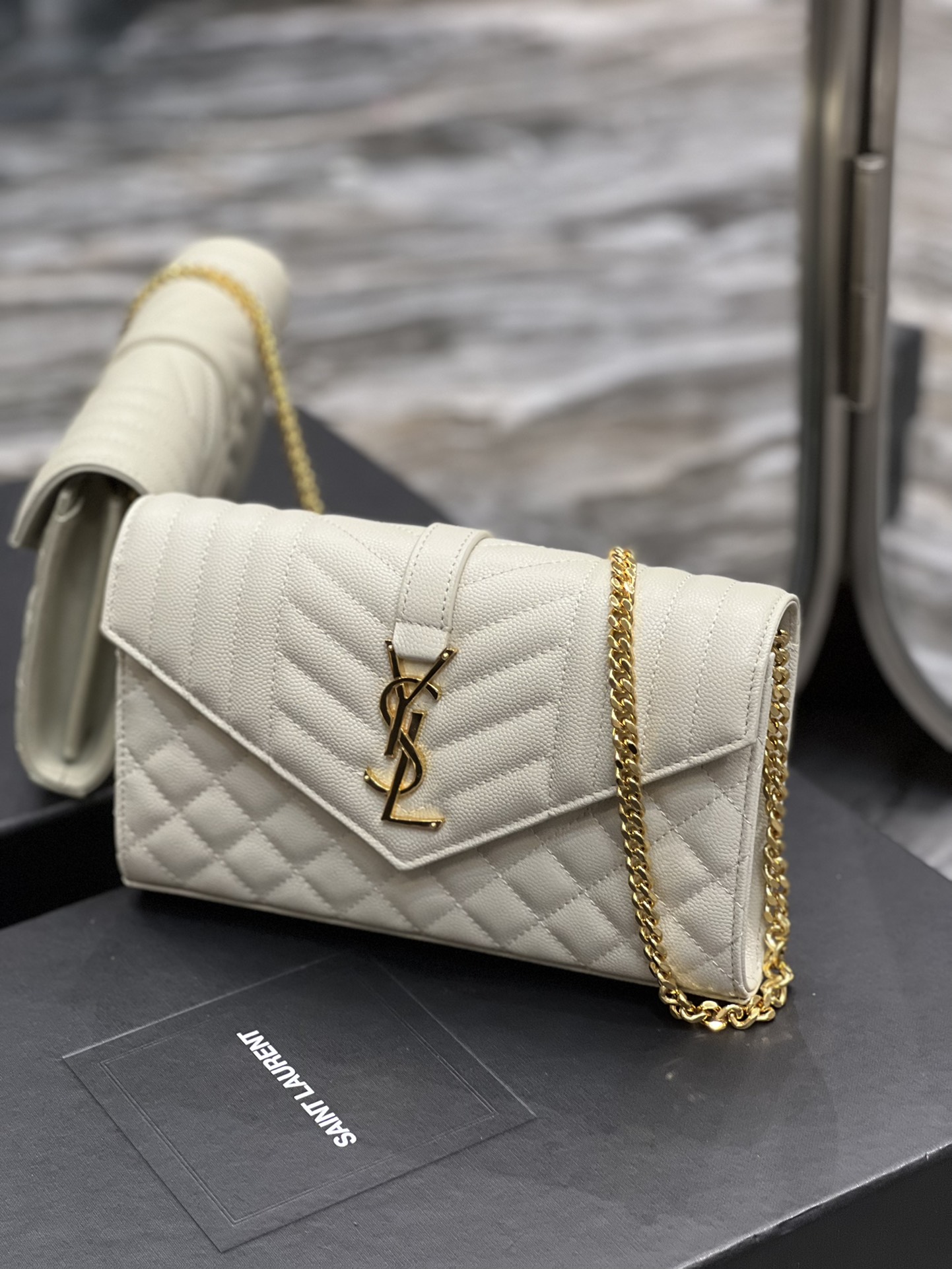 Handbags SAINT LAURENT 620280 size 22.5x14x4 cm - vstockx