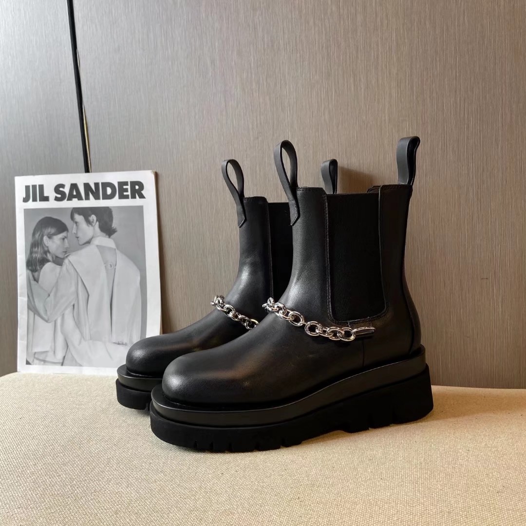 Bottega Veneta Boots 3 - vstockx