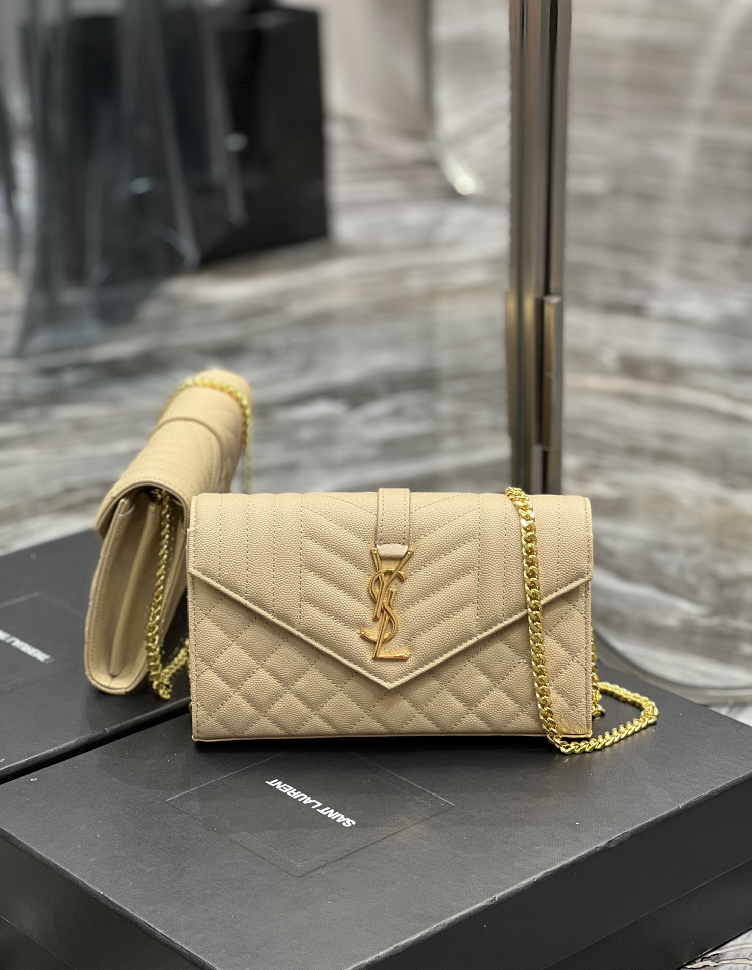 Handbags SAINT LAURENT 620280 size 22.5x14x4 cm - vstockx