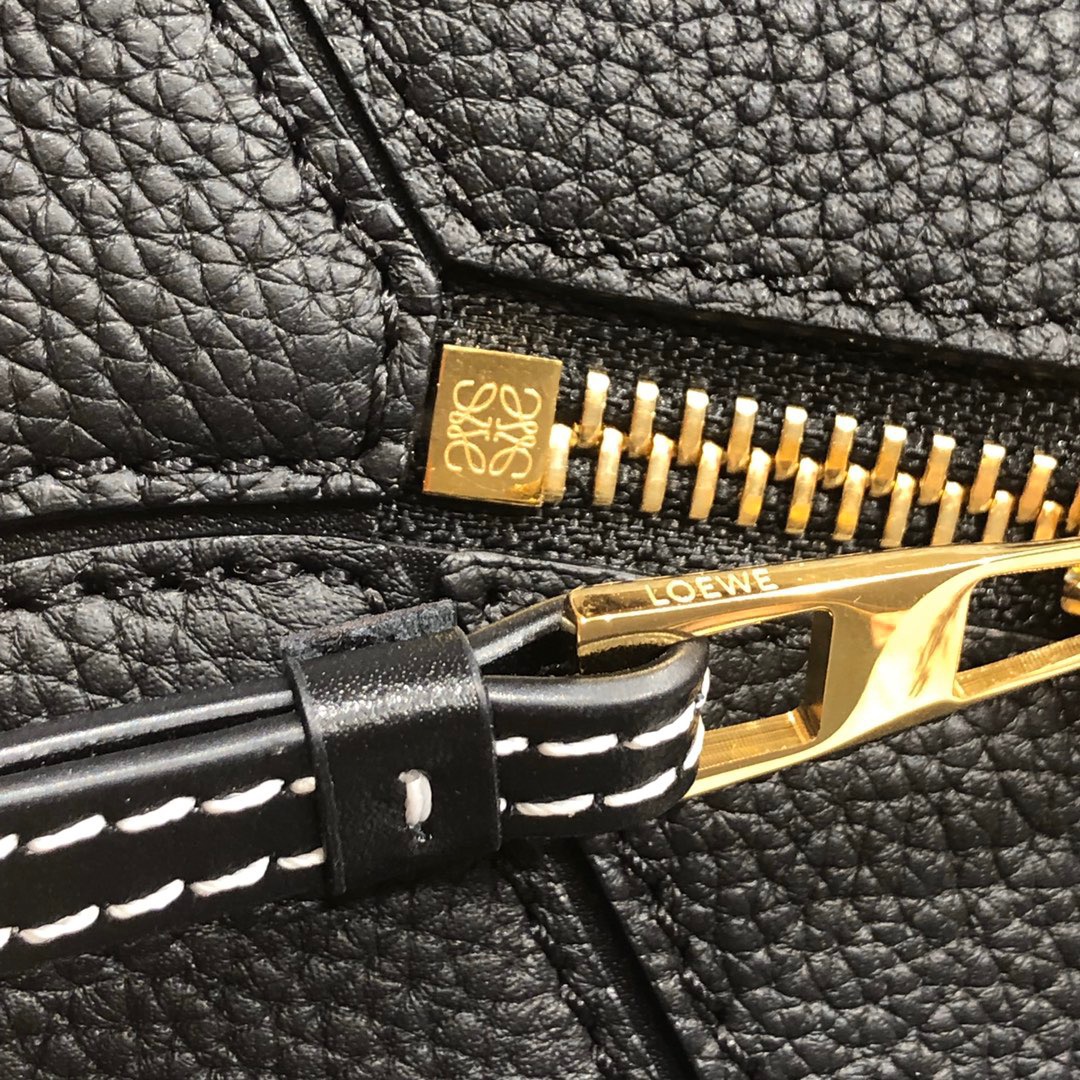 Handbags LOEWE Ykk size:29x18x12 cm - vstockx