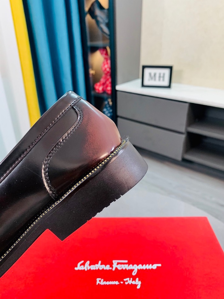 Salvatore Ferragamo Boots 34 - vstockx