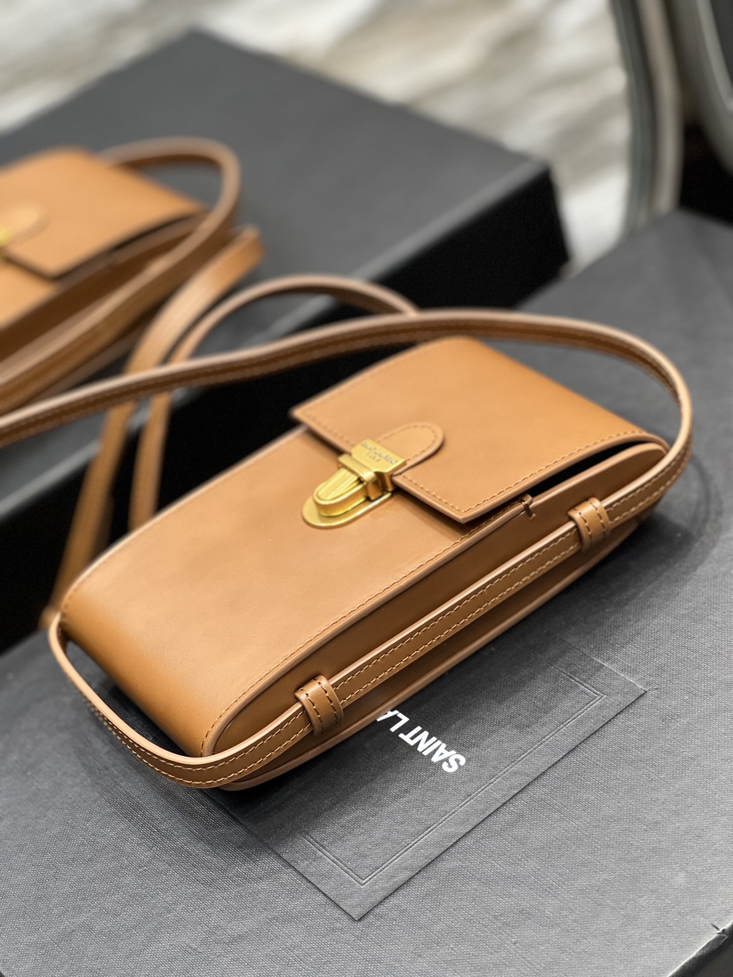 Handbags SAINT LAURENT 667718 size 9x3.5x18 cm - vstockx