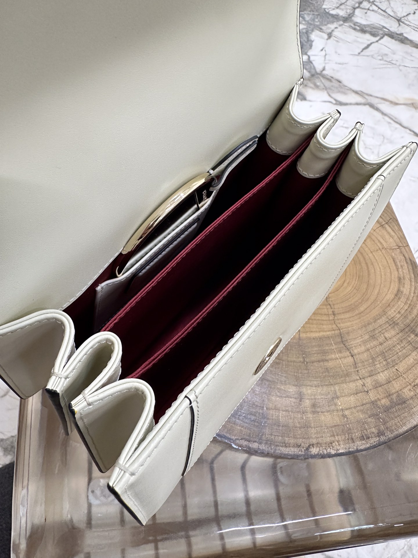 Handbags Bvlgari 38329 size:18*16*9 cm - vstockx