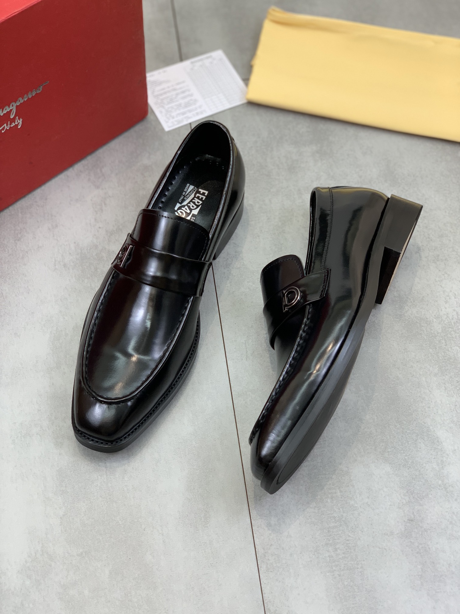 Salvatore Ferragamo Boots 11 - vstockx