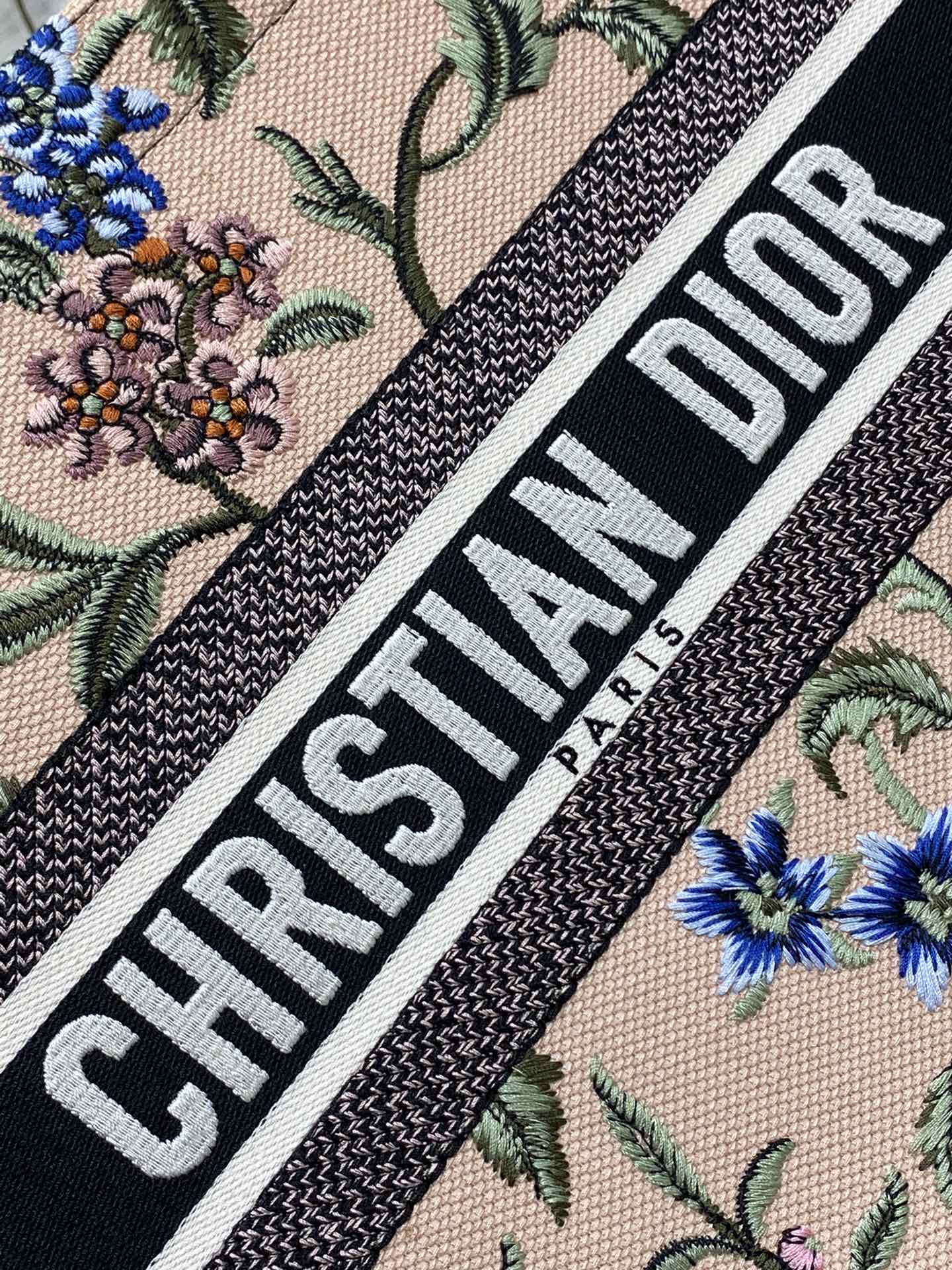 Handbag Dior size 36*18*28 cm - vstockx