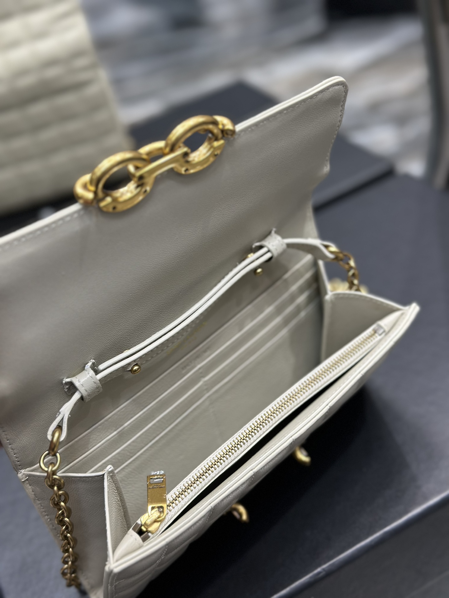 Handbags SAINT LAURENT 738109 size 19  11  4 cm - vstockx
