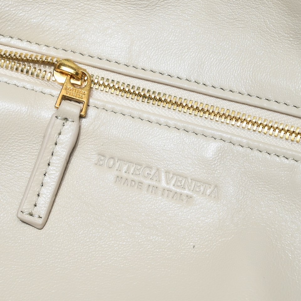 handbags Bottega Veneta 6697 size:36*21*13 - vstockx