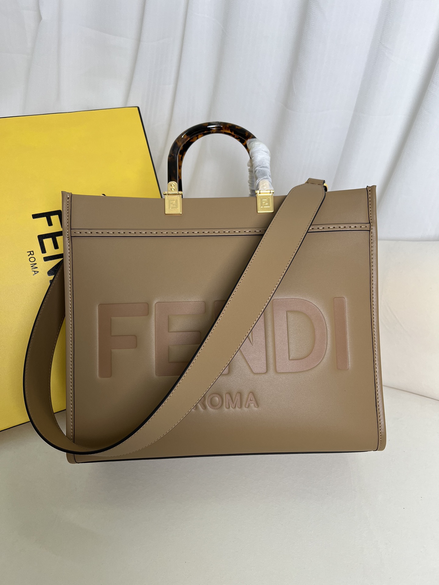 handbags FENDI 877 size:17*35*31 - vstockx