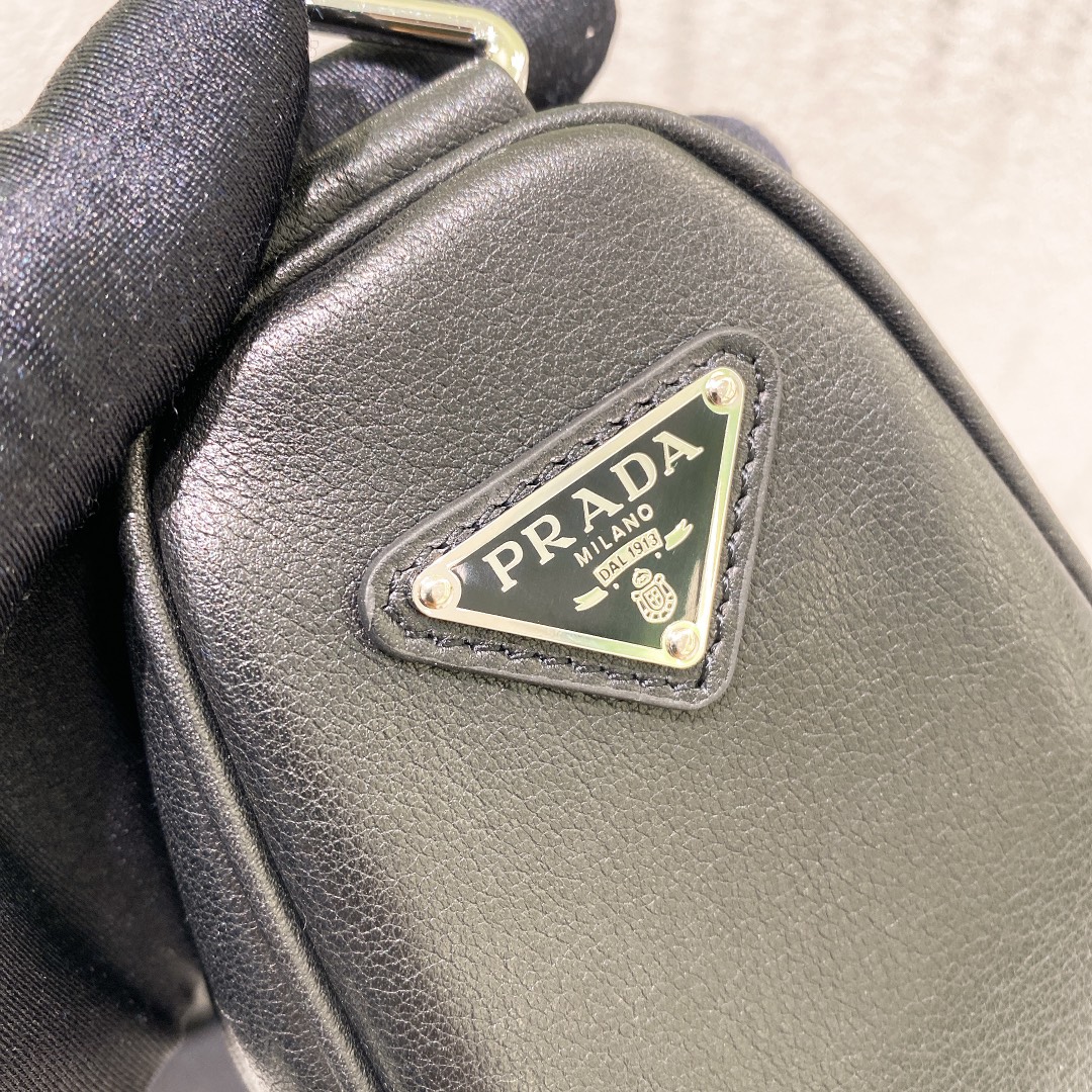 handbags prada 1BH190 26*14*12 - vstockx