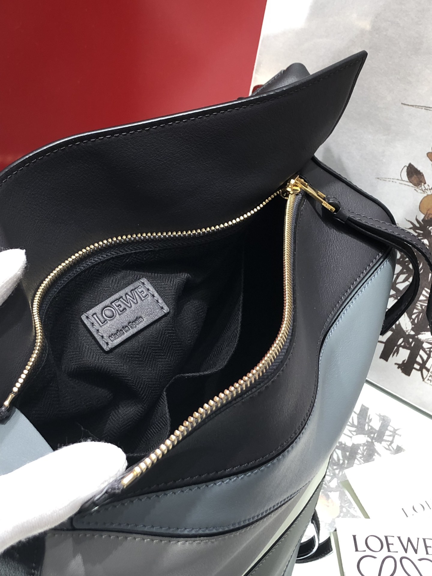 Handbags LOEWE Ykk size:29x18x12 cm - vstockx