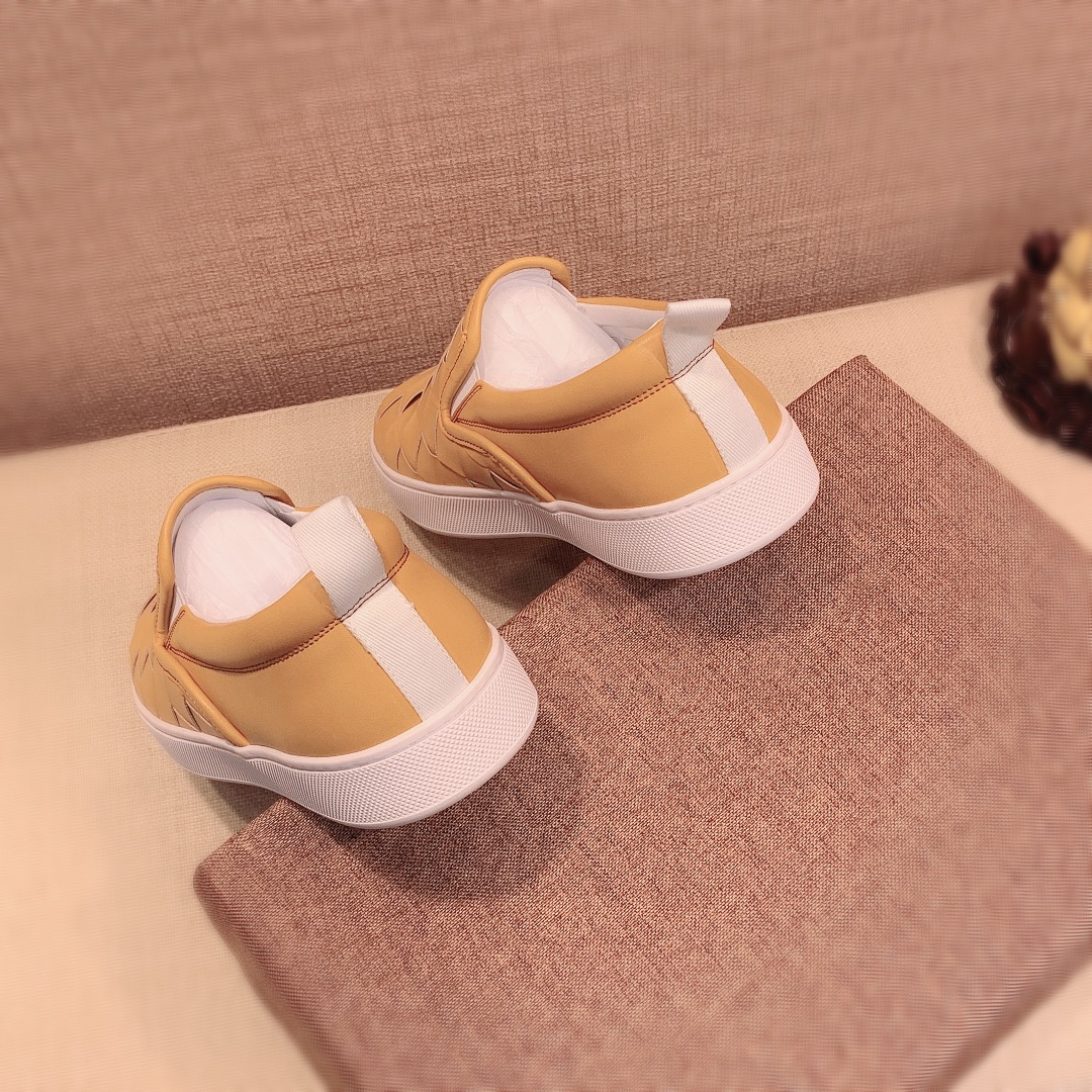 Bottega Veneta Intrecciato Leather Loafers 3 - vstockx