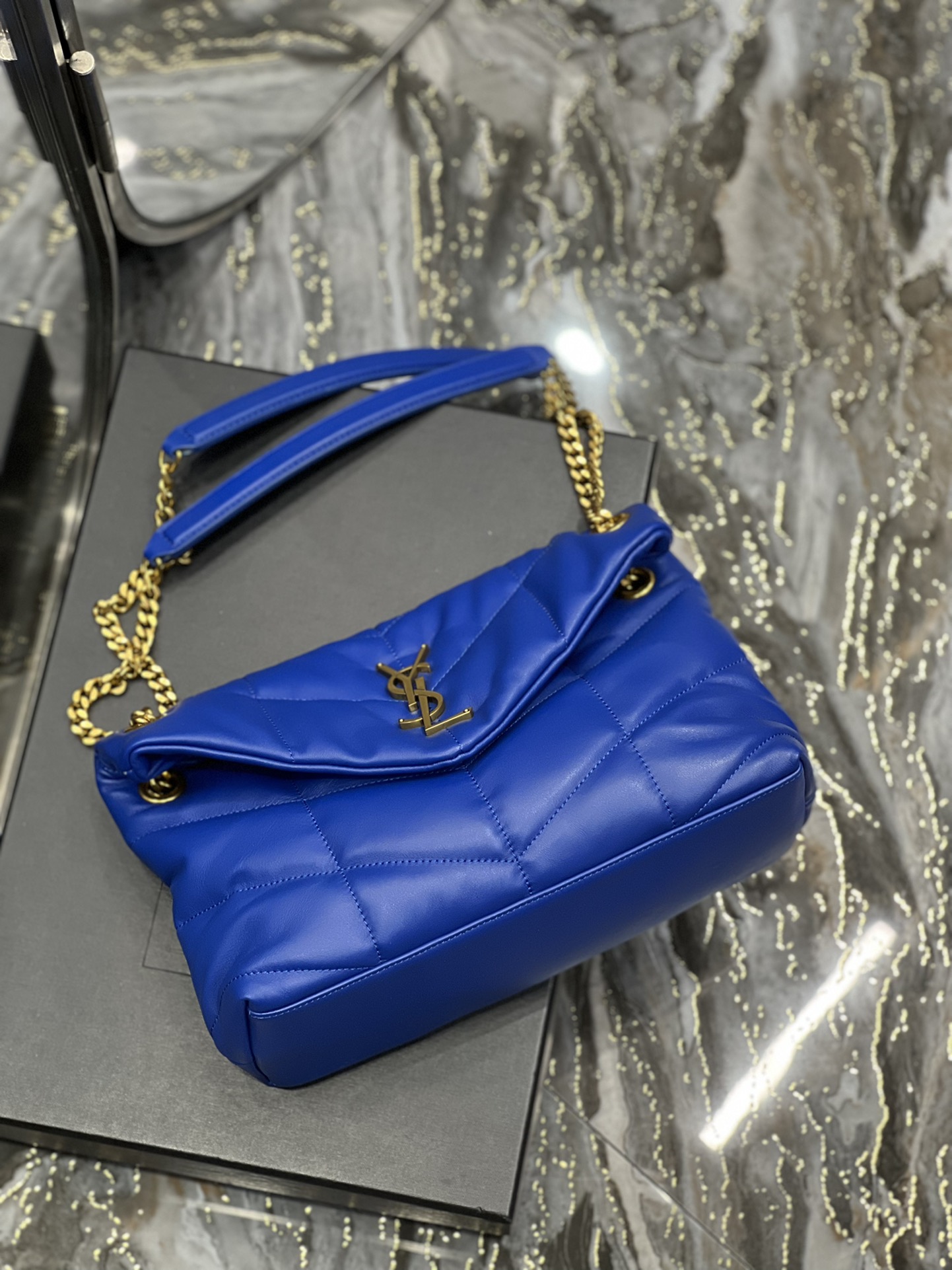 Handbags SAINT LAURENT 577476 size 29x17x11 cm - vstockx