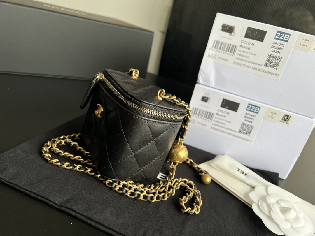 Handbag Chanel AP1447 size 8.5cmx11cmx7 cm - vstockx