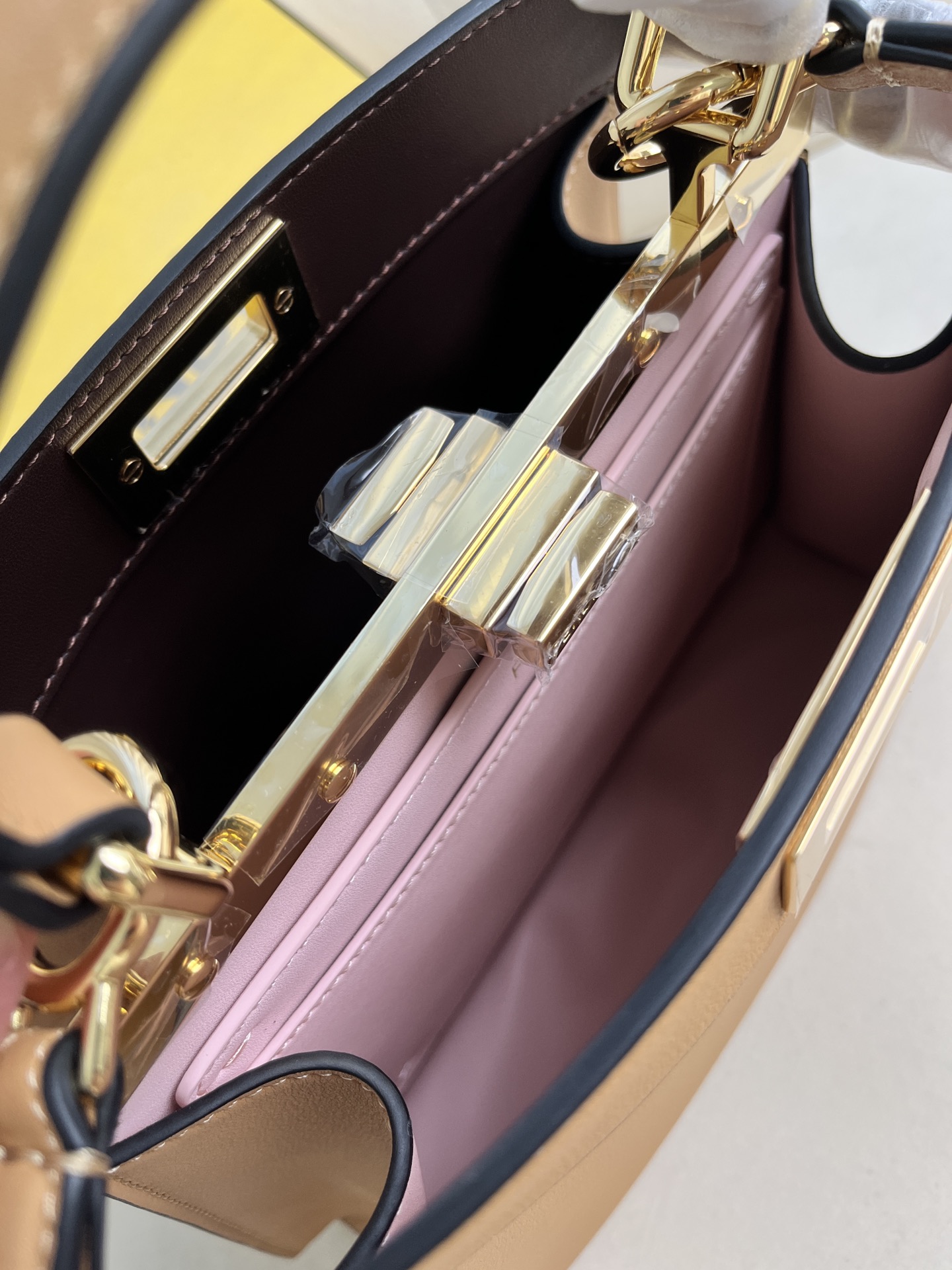 handbags FENDI 0229 size:27*21*11cm - vstockx