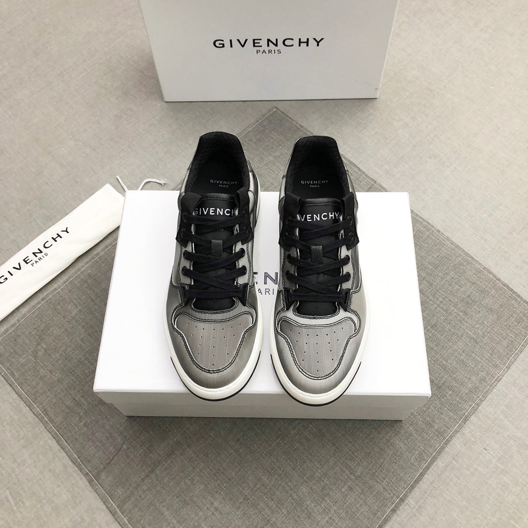 Givenchy Wing Sneakers 4 - vstockx