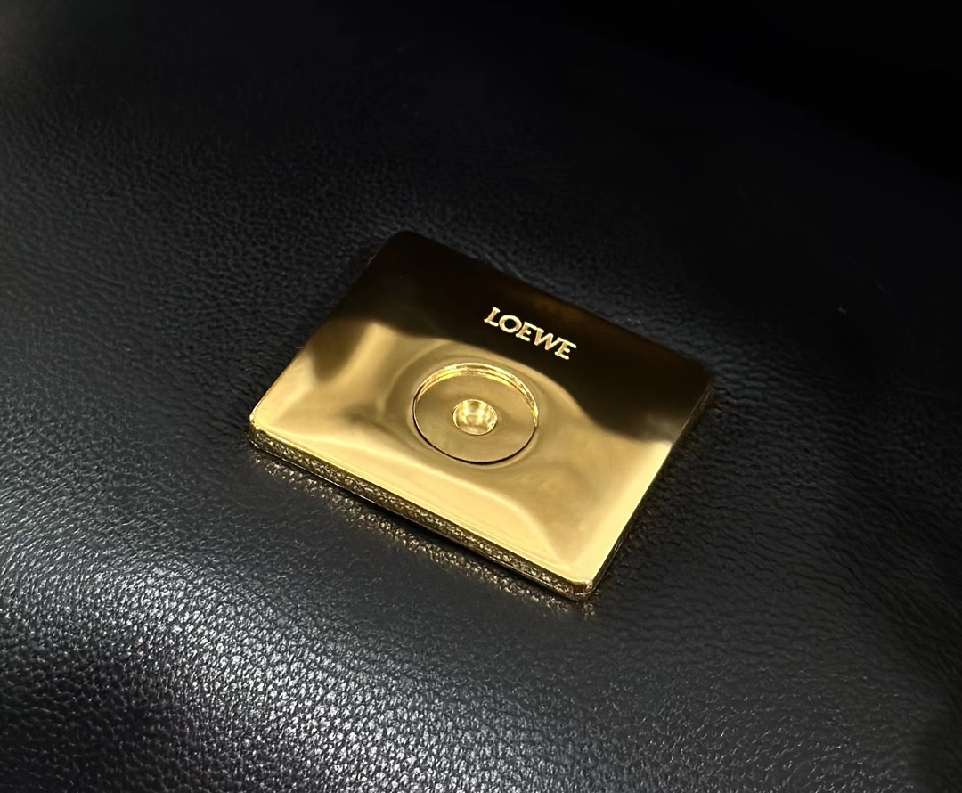 Handbags LOEWE Puffer Goya size:23-13-6 cm - vstockx