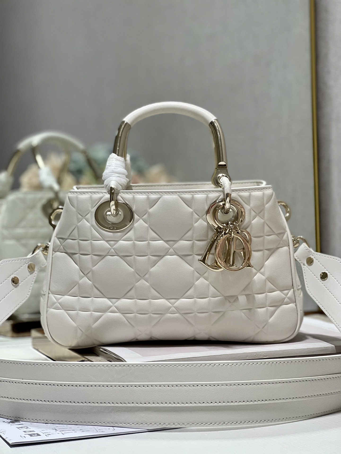 Handbag Dior 1202 size 28  28  9.5 cm - vstockx