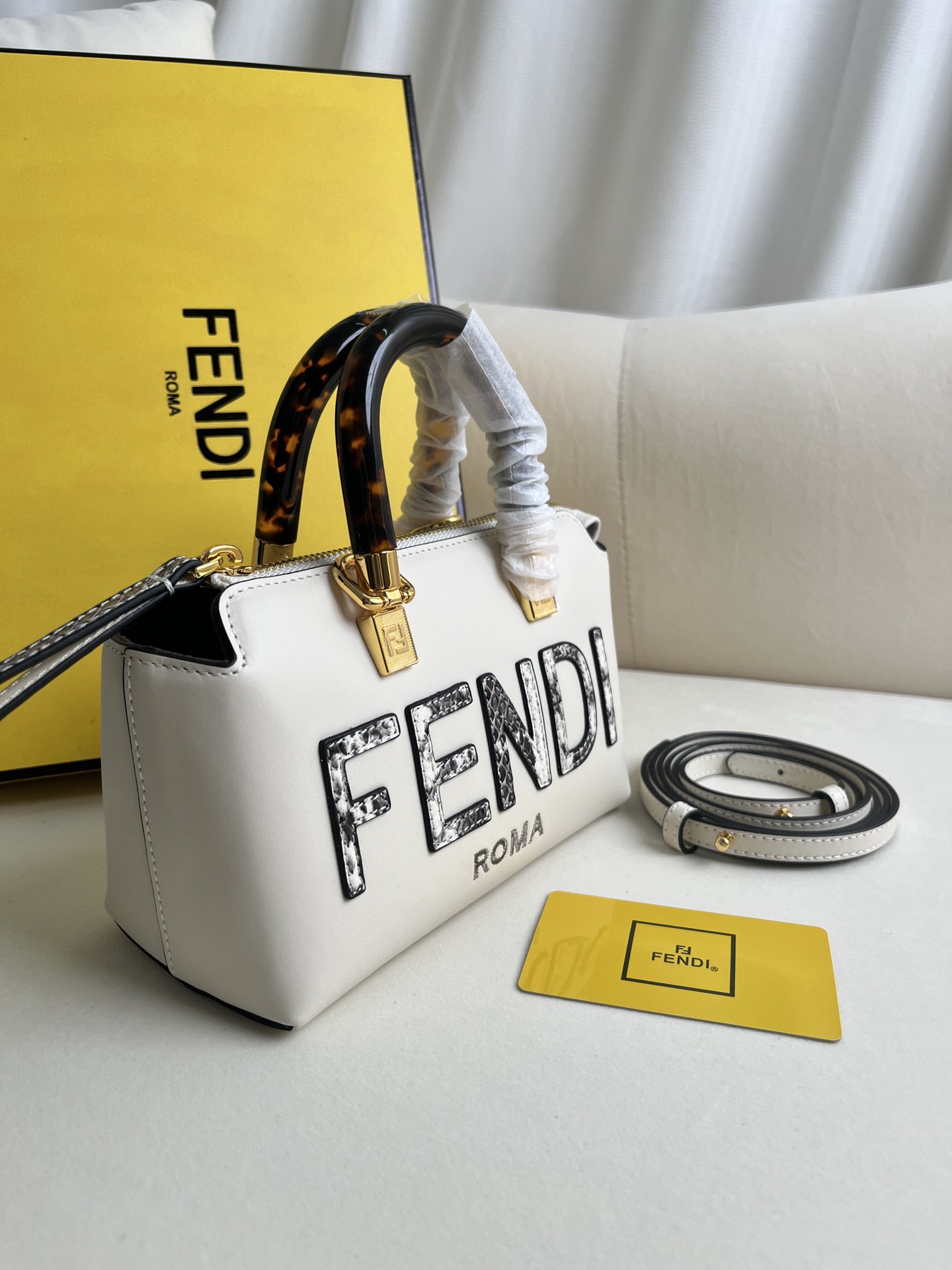handbags FENDI 8BS067 size:20.5*12*9cm - vstockx