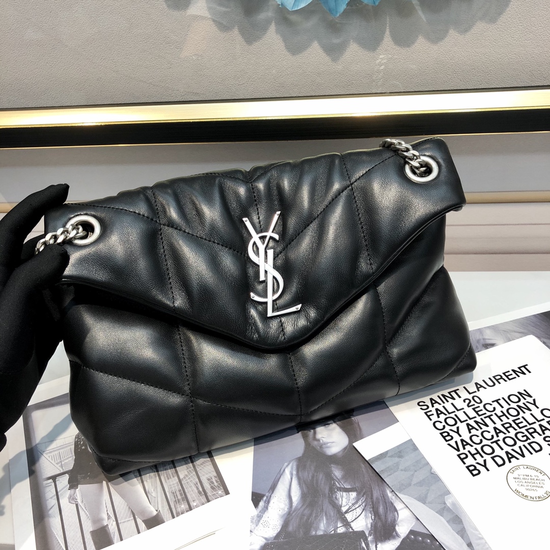 Handbags SAINT LAURENT 577476 size 29x17x11 cm - vstockx