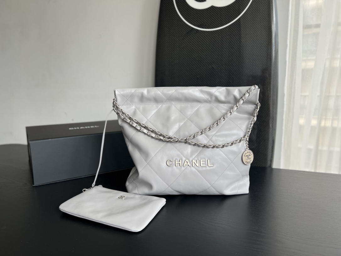 Handbag Chanel size 35cmx37cmx7 cm - vstockx
