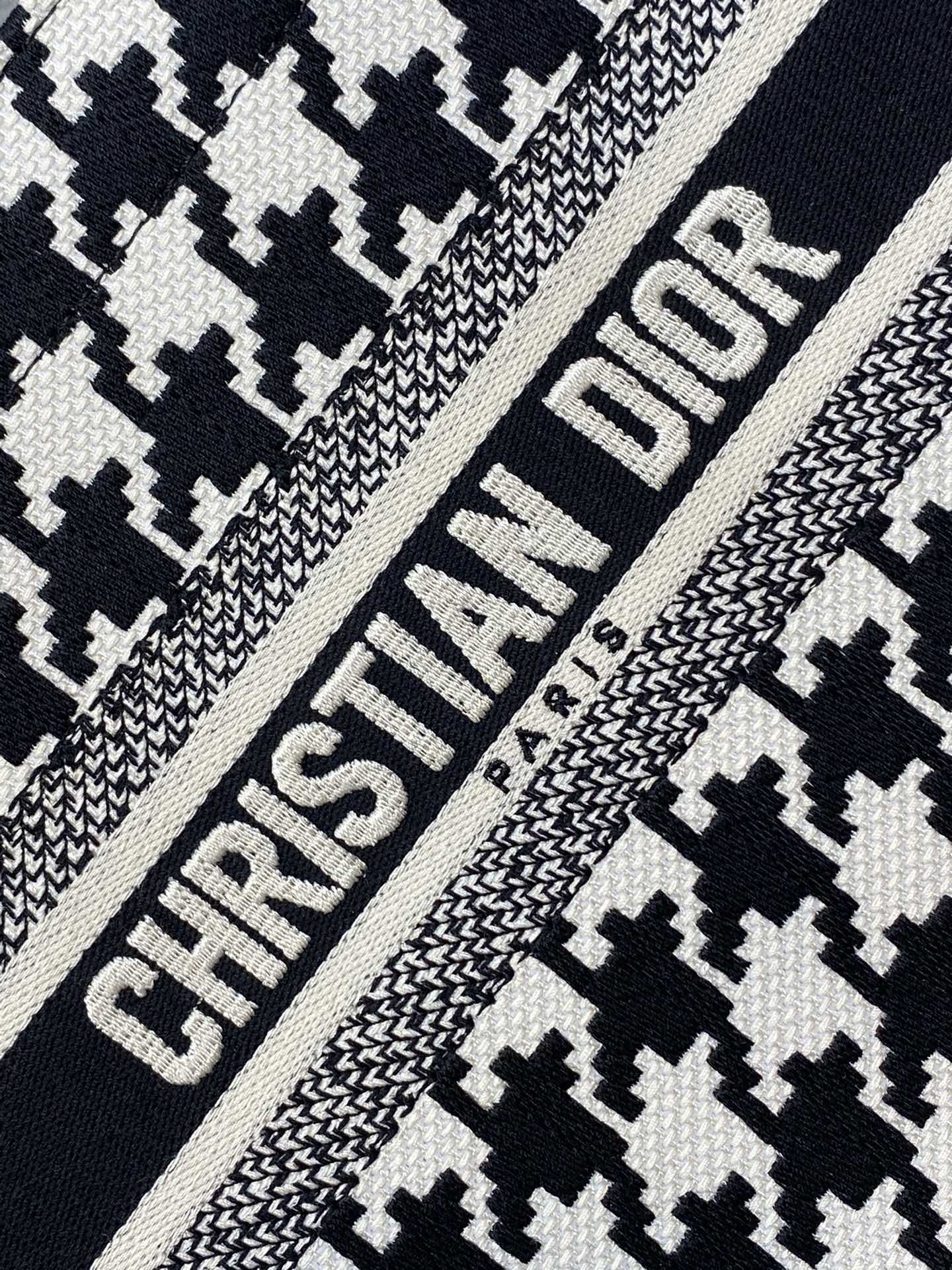 Handbags Dior Book Tote 8001 size:26*8*22 cm - vstockx