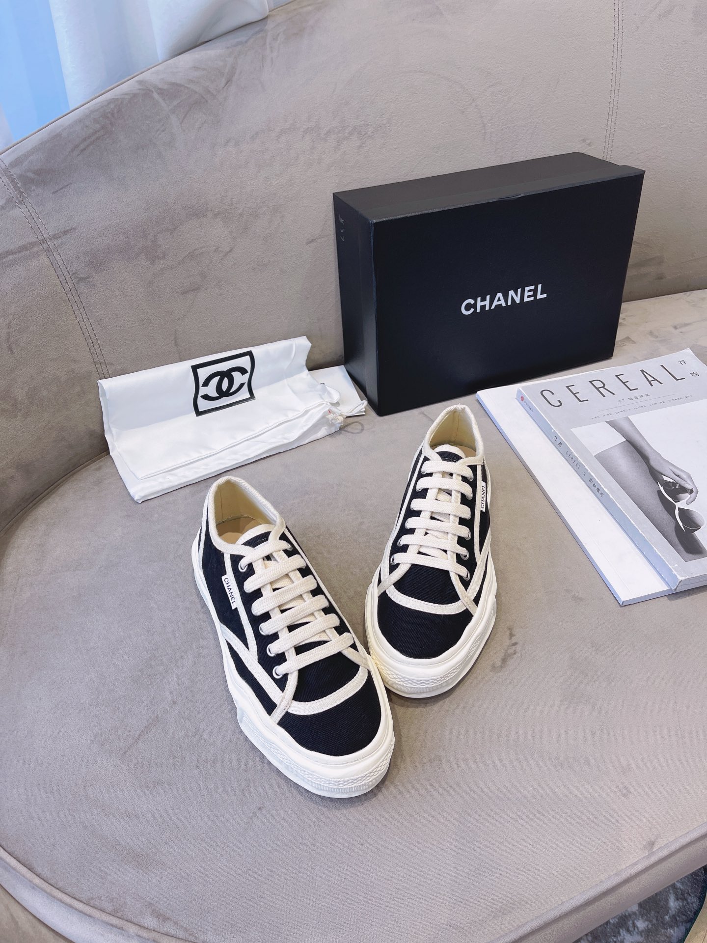 Chanel Flat canvas Sneaker 12 - vstockx