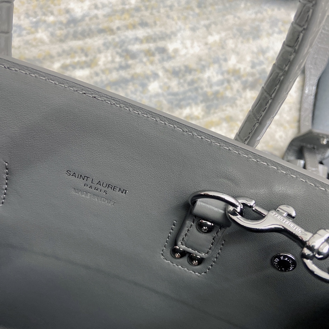 Handbags SAINT LAURENT 421863 size 26*20.5*12.5 cm - vstockx