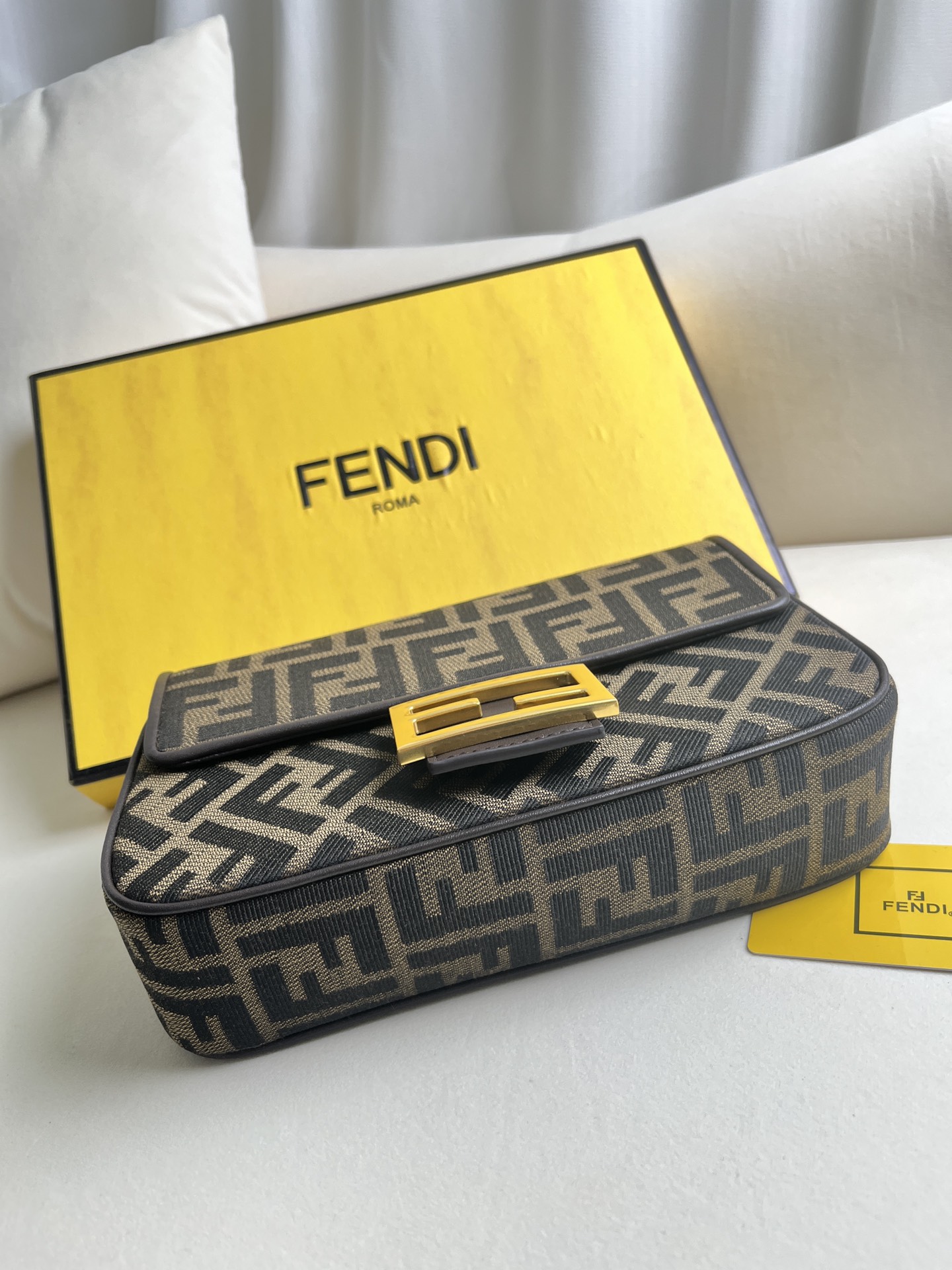 handbags FENDI 7001 size:14.5*24*7cm - vstockx