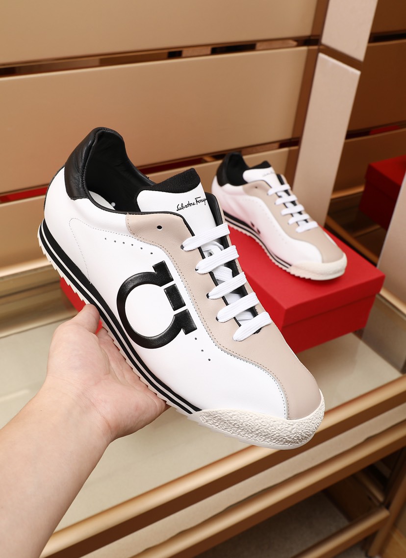 Salvatore Ferragamo Gancini Sneaker 18 - vstockx