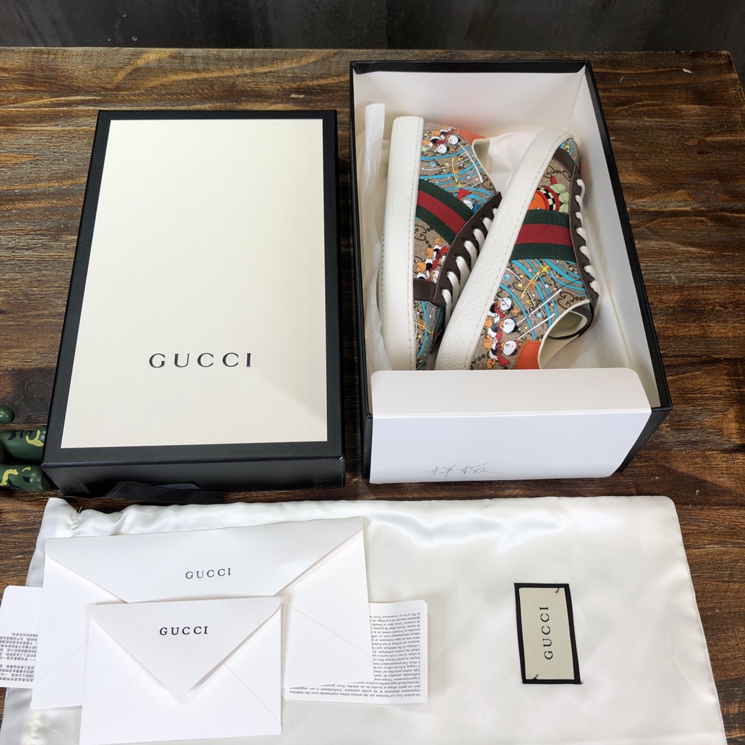Gucci Ace x Disney Huey, Dewey, Louie Print - vstockx